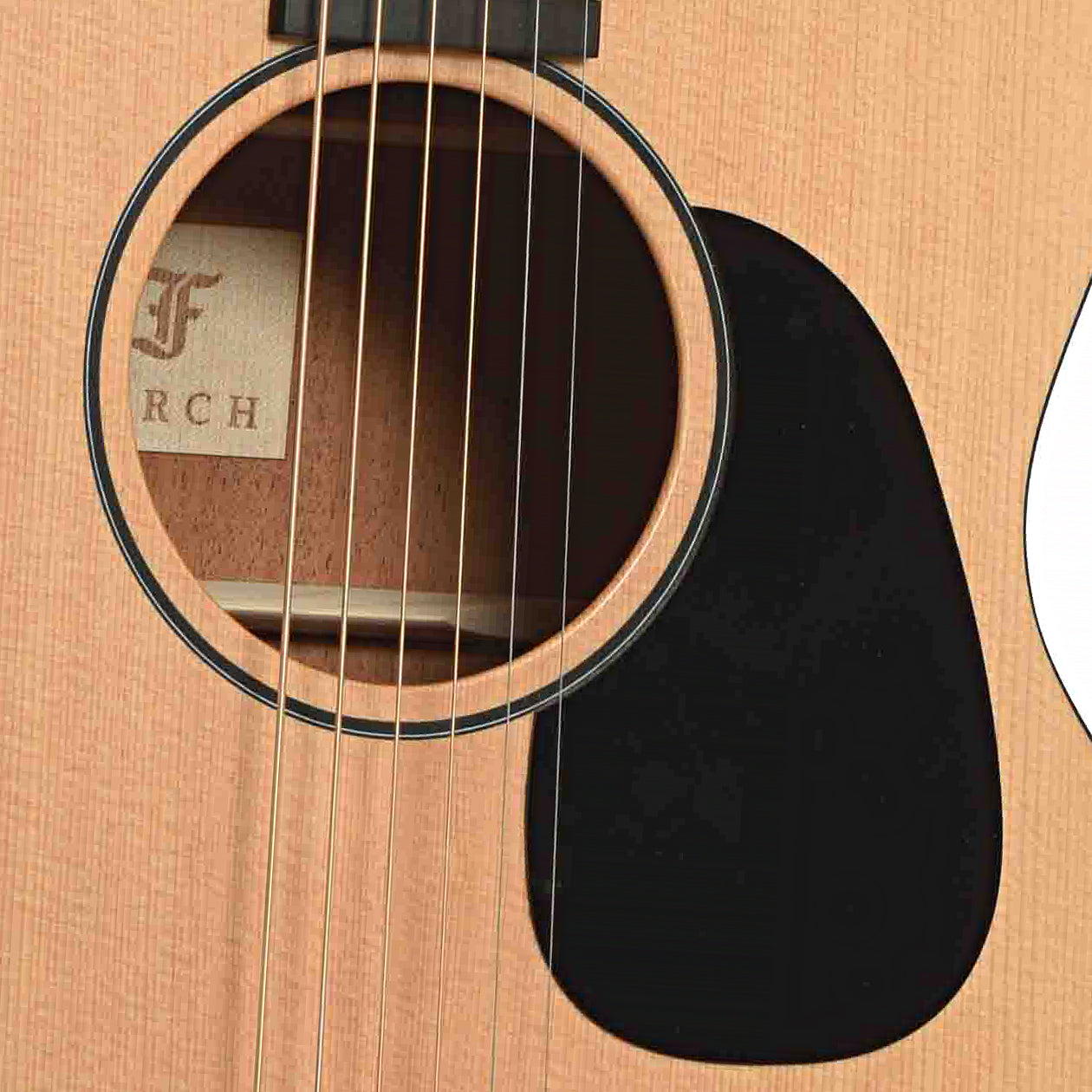 Soundhole of Furch Violet Deluxe GC-SM
