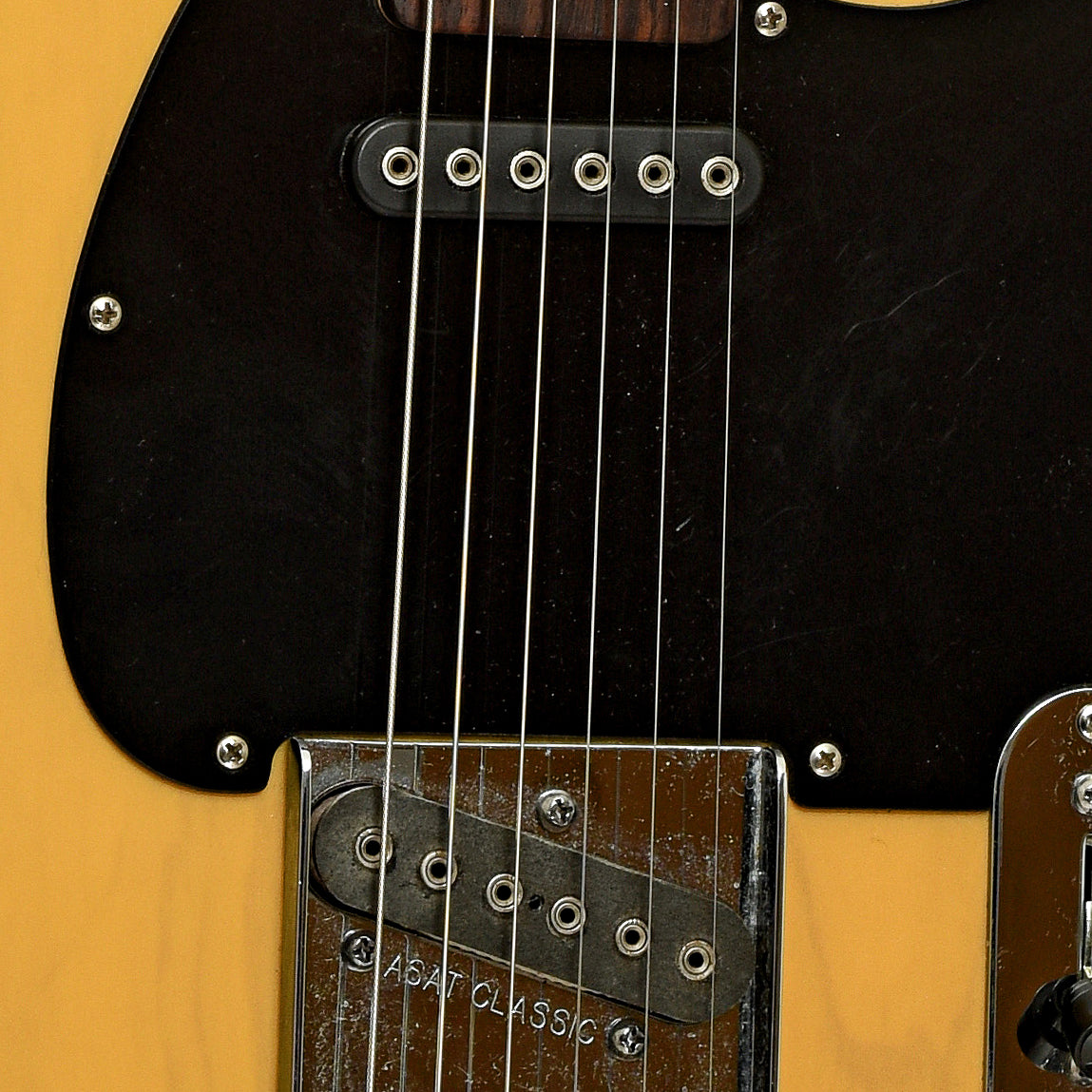 Pickups of G&L ASAT Classic Electric Guitar