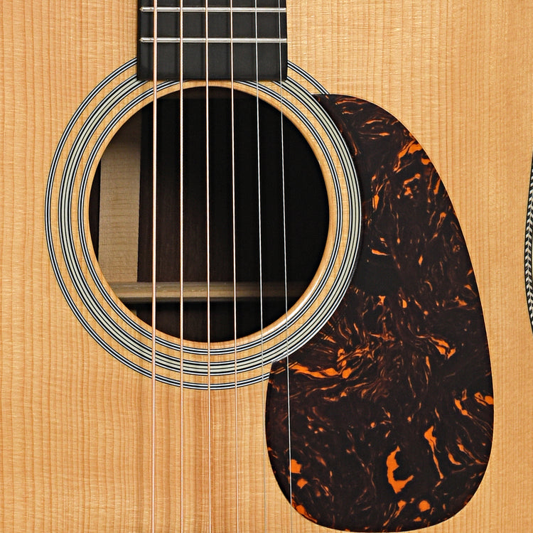 Sound hole and pickguard of Martin D-28 Authentic 1937