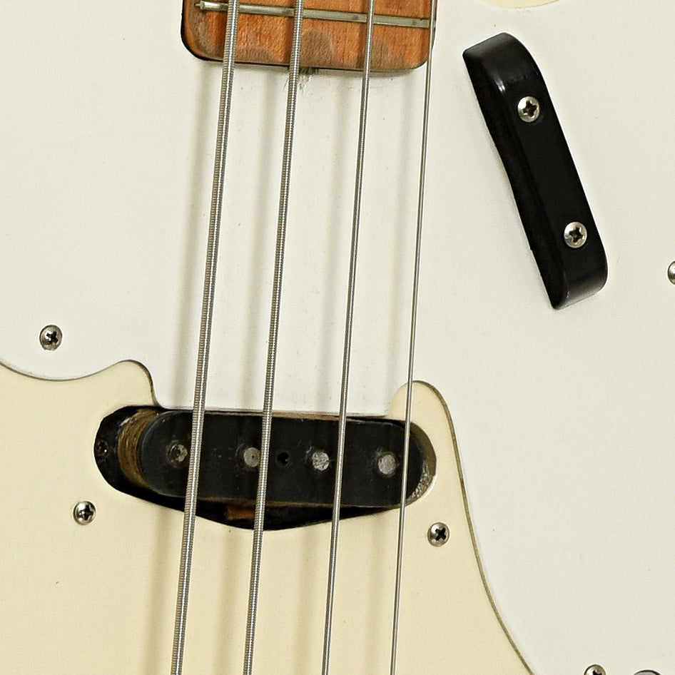 Pickup of Fender Precision Bass  \f                                                                                                                                                                                                                                                                                                                                                                                                                                                                                             