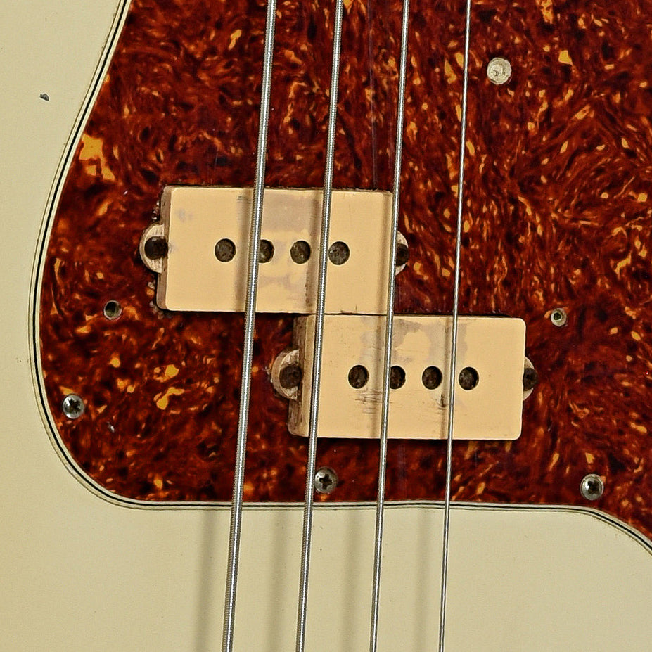 PIckups of Fender Precision Electric Bass 