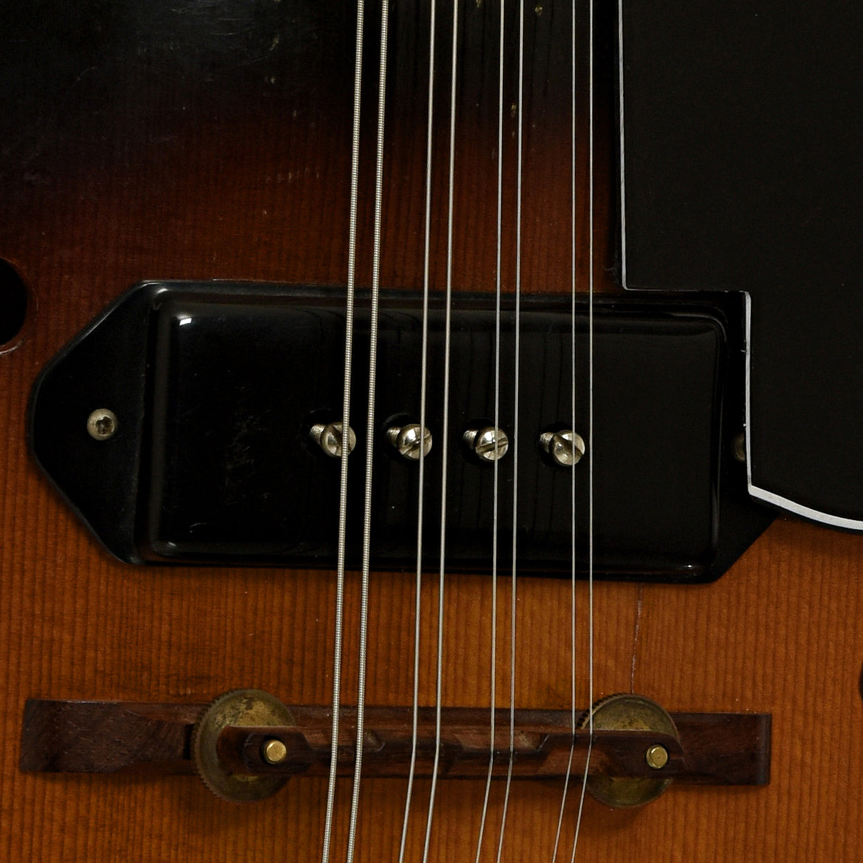 PIckup of Gibson EM-150 Electric Mandolin