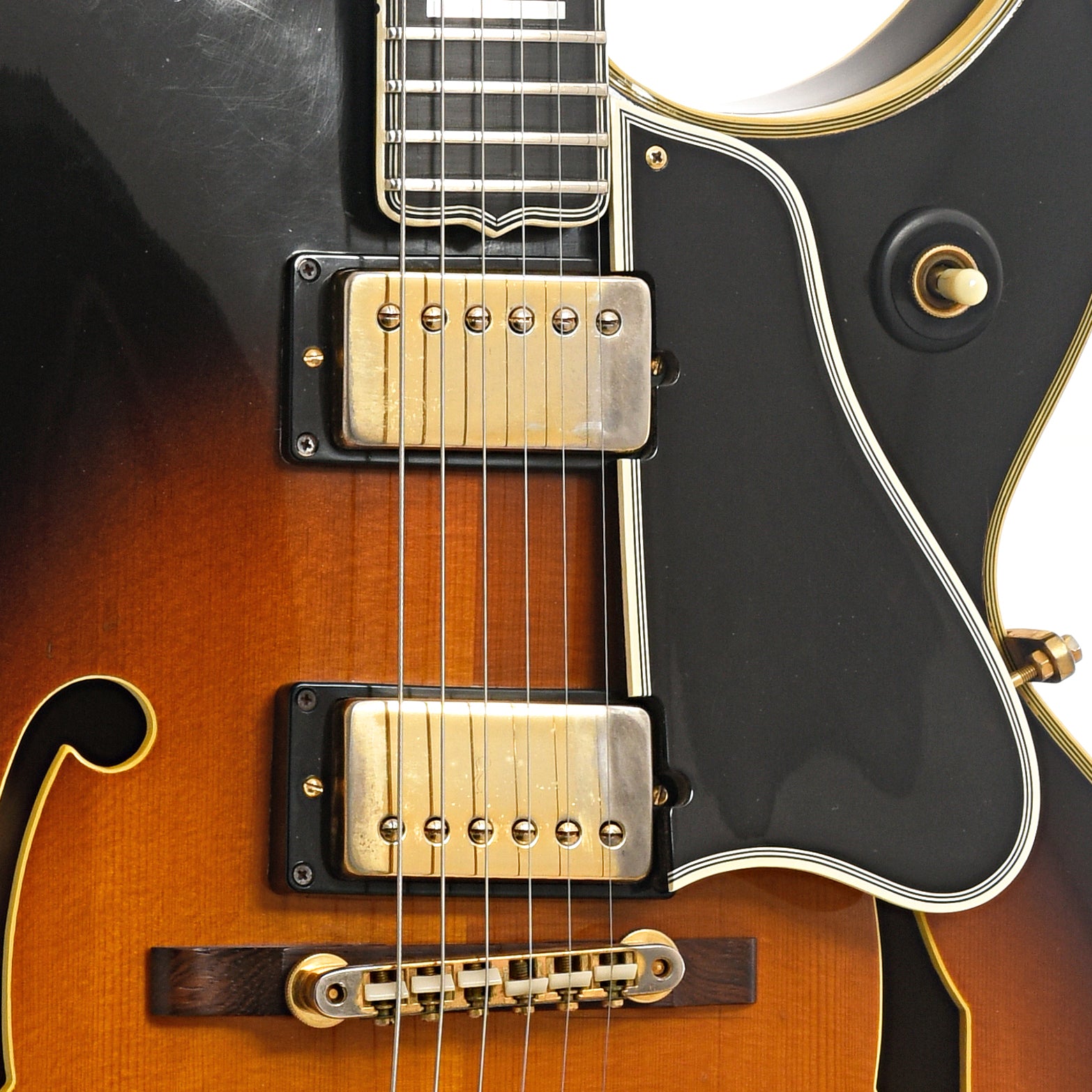 Pickups, bridge and pickguard of Gibson Byrdland Hollow Body 
