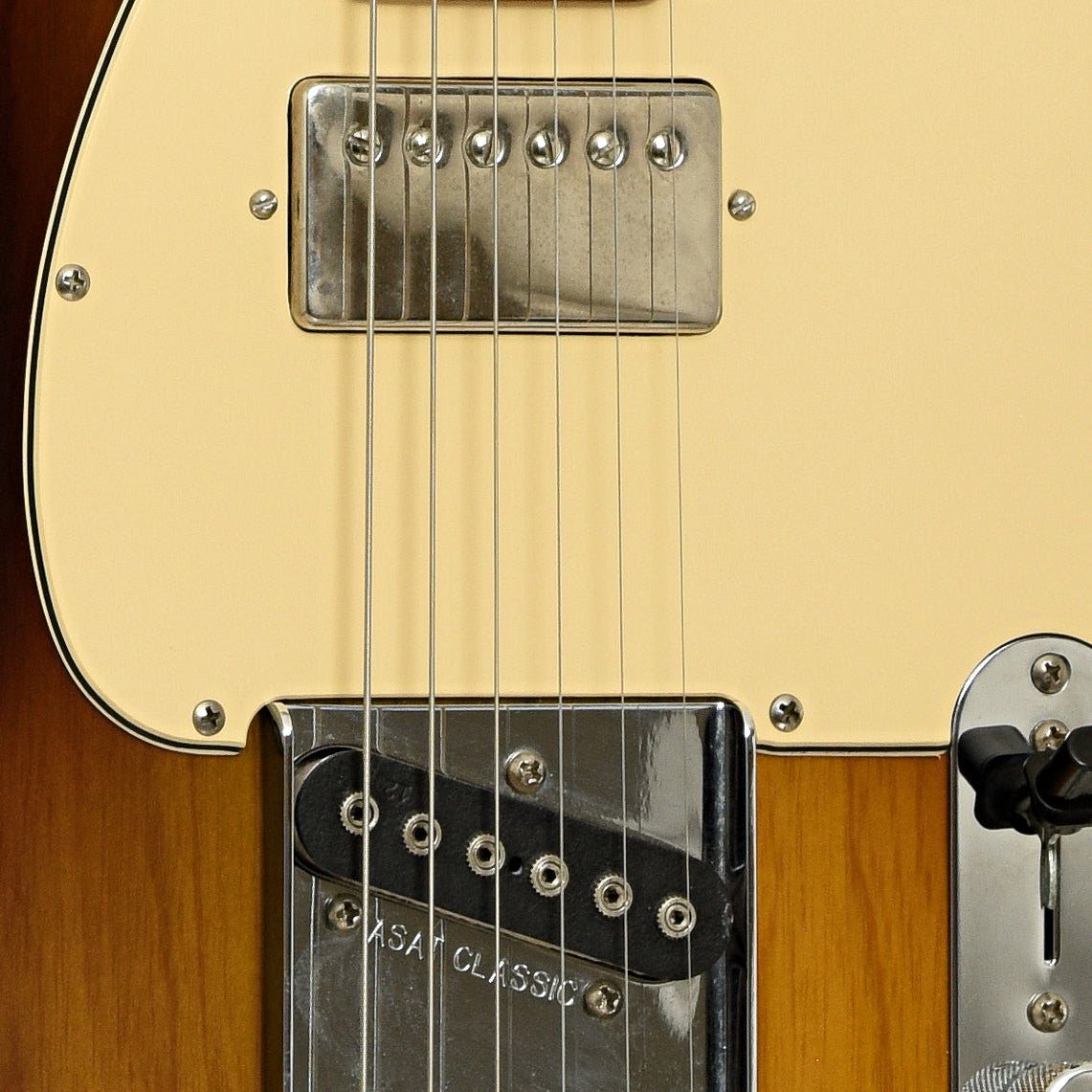 Pickups of G&L ASAT Classic Thinline Electric Guitar