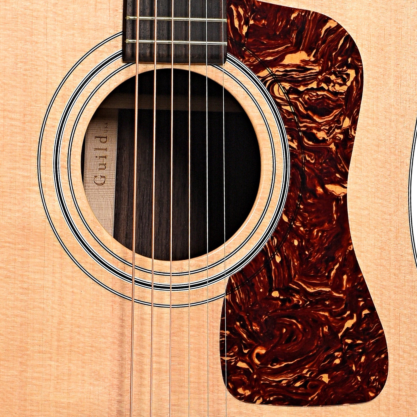 Guild D-50 Standard Dreadnought Acoustic Guitar & Case – Elderly