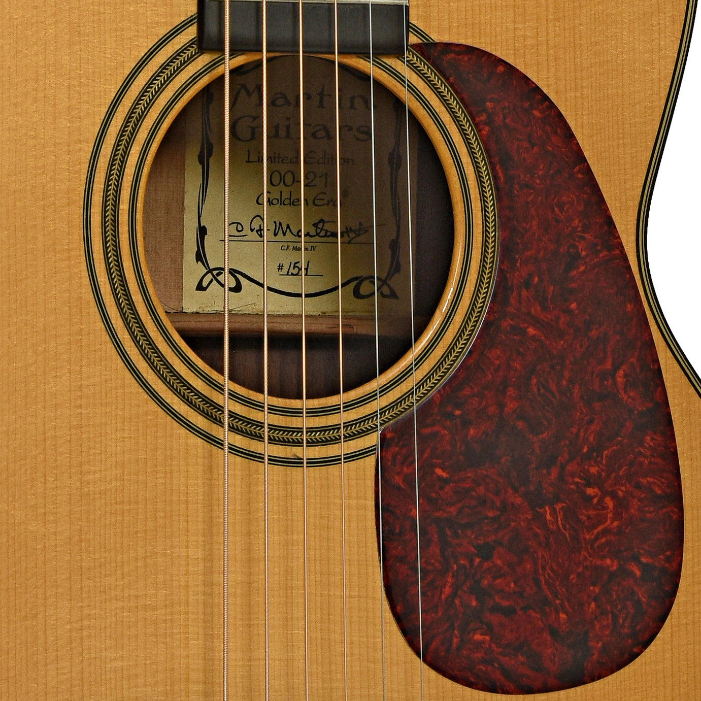 Soundhole of Martin Limited Edition 00-21 Golden Era Acoustic Guitar 