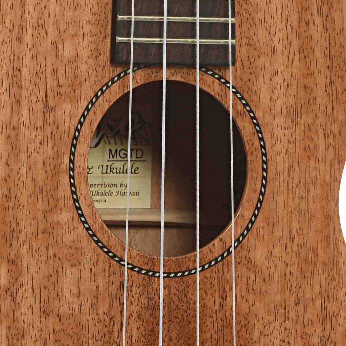 Soundhole of Pono MGTD Mango Tenor