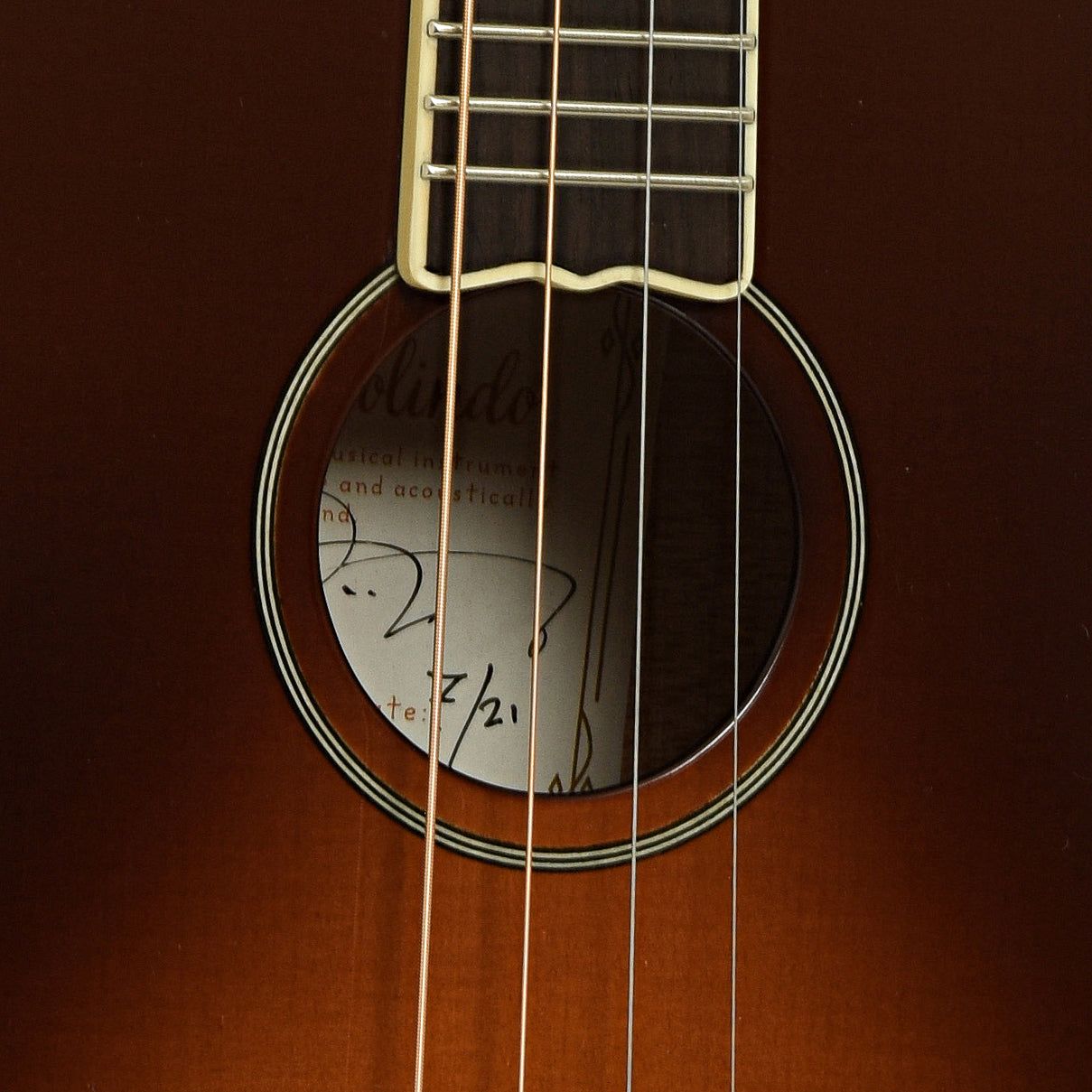 Soundhole of KR Strings Mandolindo Custom Deluxe Curly Maple 