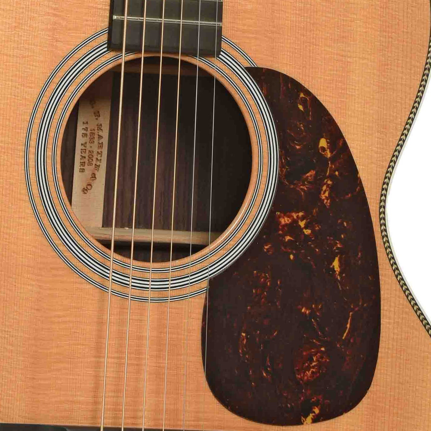 Soundhole Martin 000-28H Custom Acoustic Guitar 