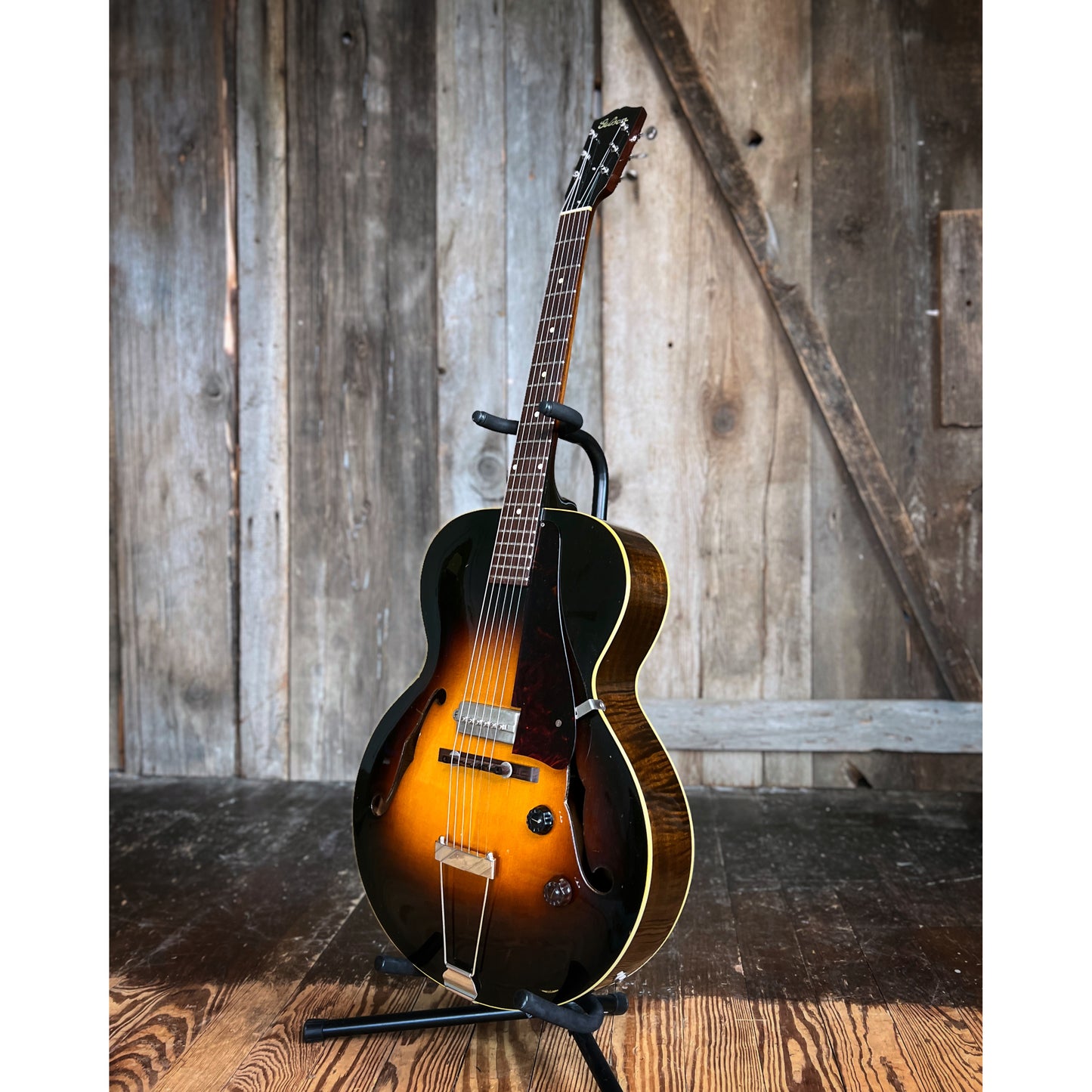 Gibson ES-150 Hollow Body Electric Guitar (1941)