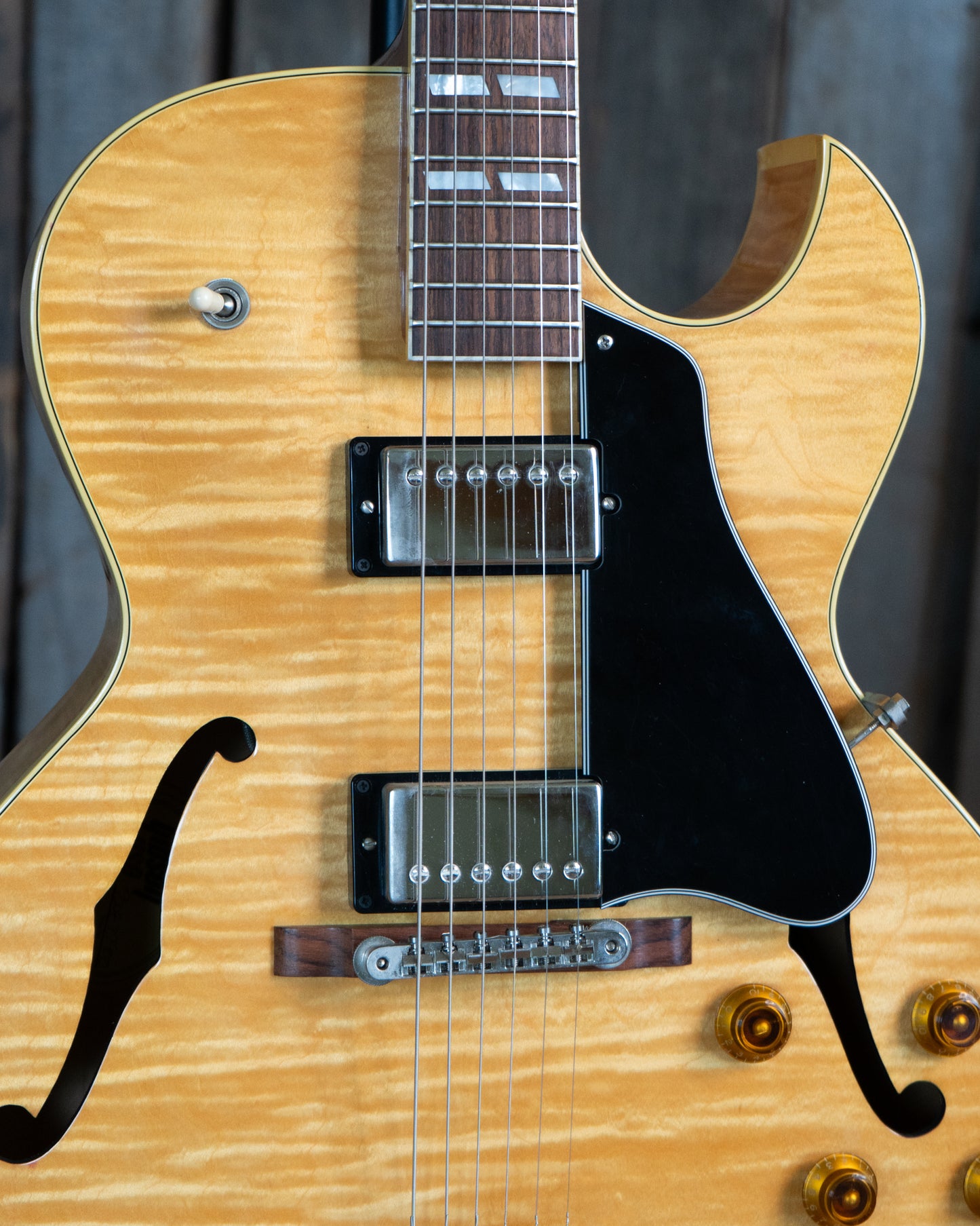 Showroom photo of Gibson ES-175 Hollowbody Electric Guitar (1997)