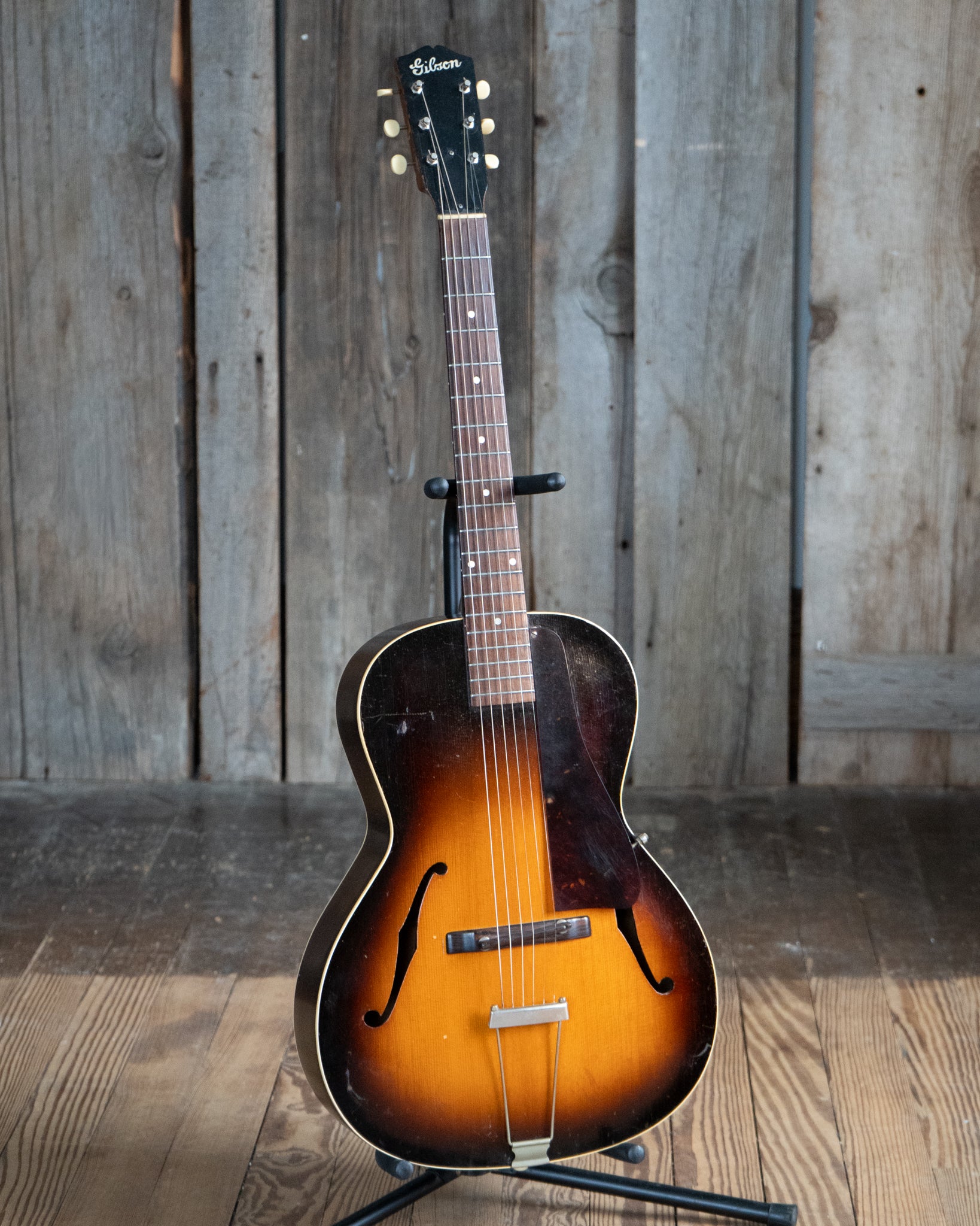 Showroom photo of Gibson L-30 Archtop Guitar (1938)