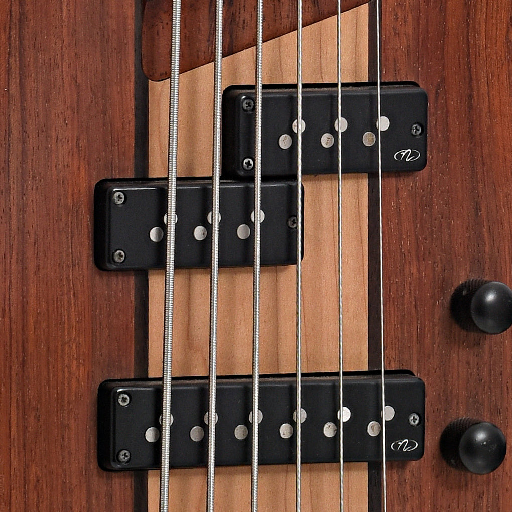 Pickups of Ibanez ST756 6-String Electric Bass (2010s)