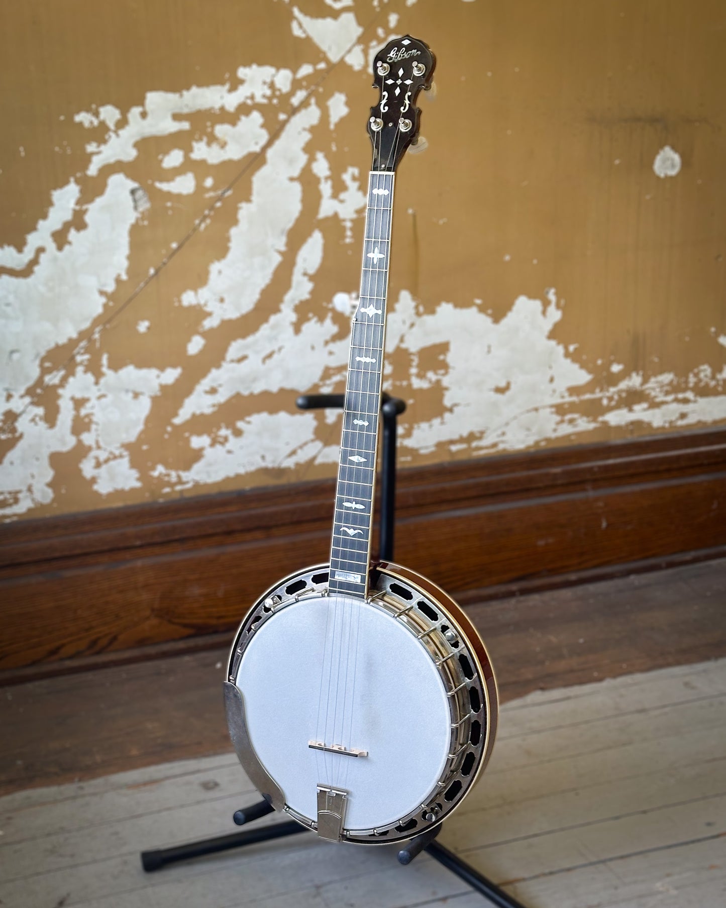 Showroom photo of Gibson RB-250 Resonator Banjo (1990)