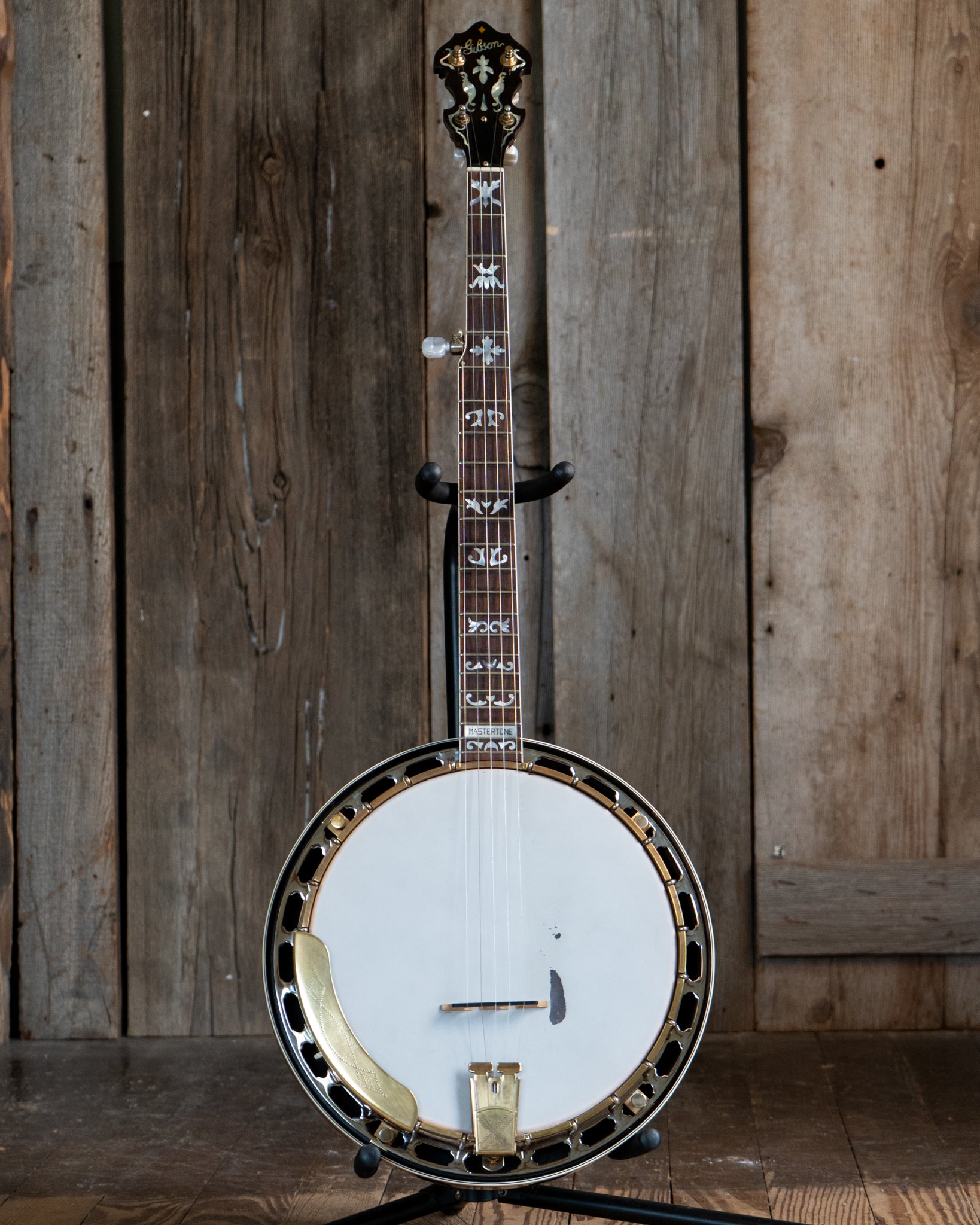 Showroom photo of Gibson Granada 1932 Replica Resonator Banjo (2005)