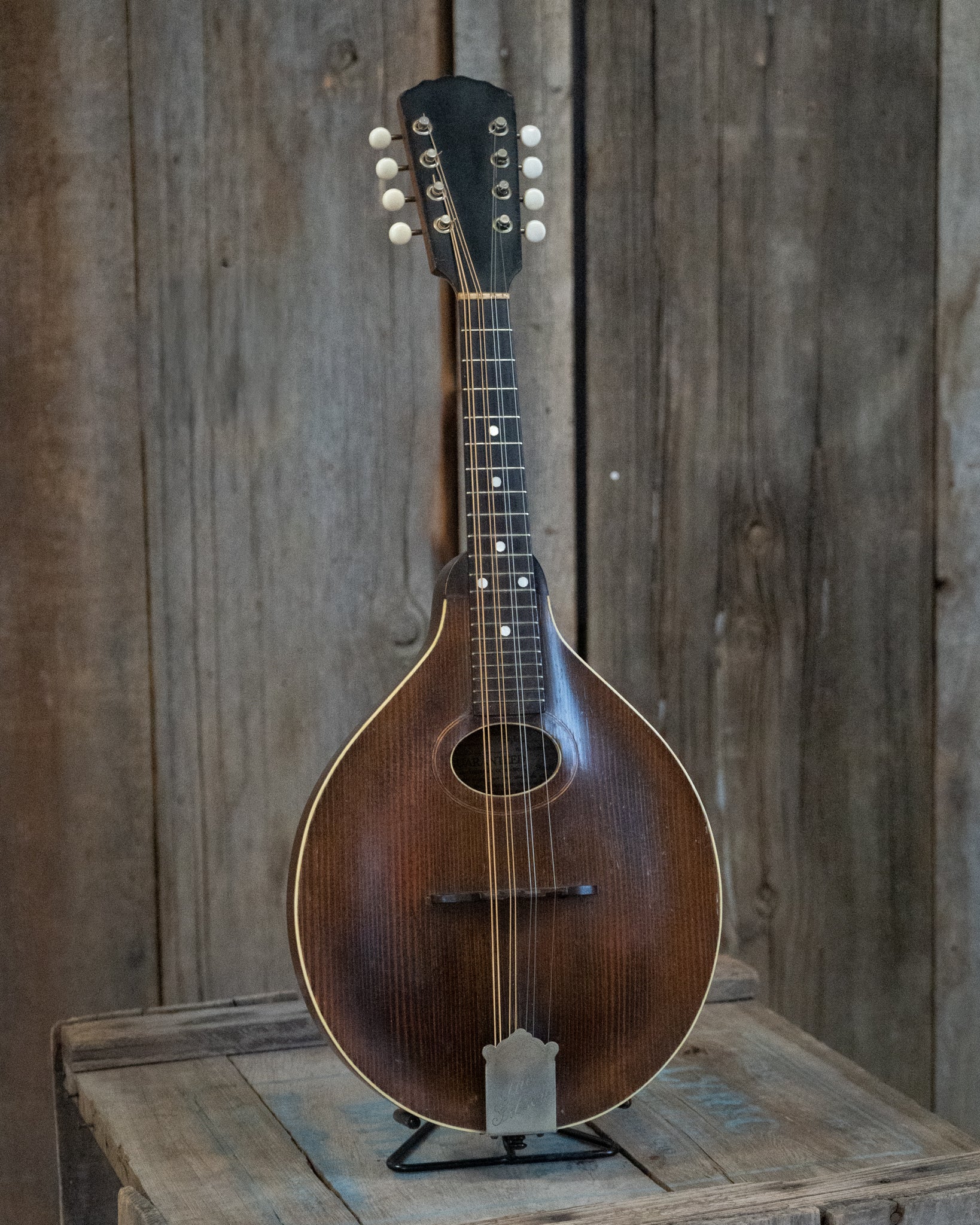 Showroom photo of Gibson A Model Mandolin (c.1918)