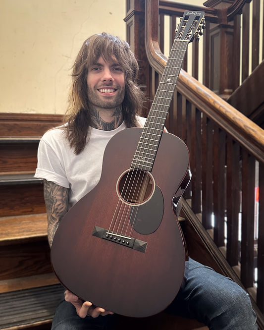 Showroom photo of Santa Cruz 00-DE Acoustic Guitar (2012)