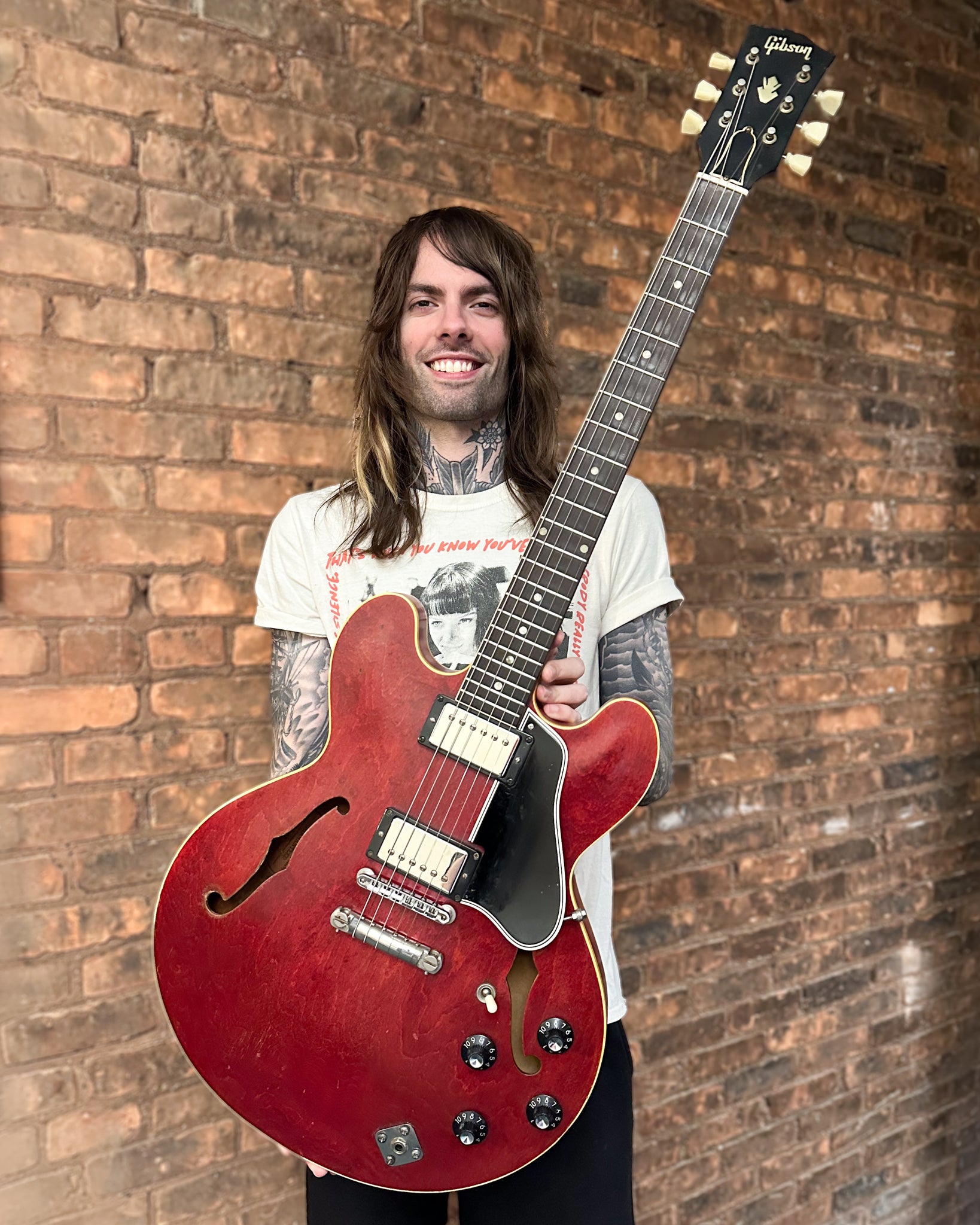 Showroom photo of Gibson ES-335 Hollowbody Electric Guitar (1962)