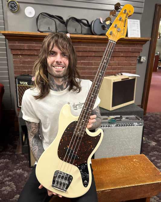Showroom photo of Fender Mustang 4-String Electric Bass (2007)