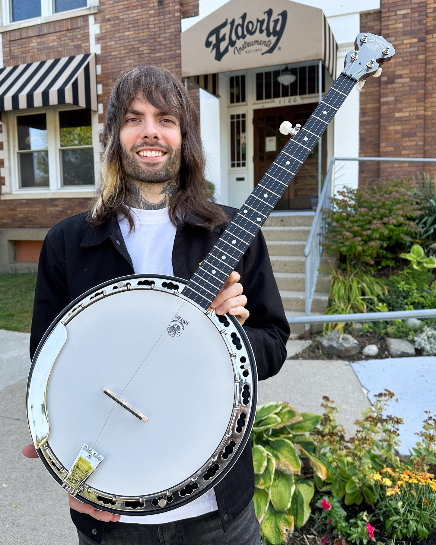 Showroom photo of Deering Sierra Mahogany Resonator Banjo (2000)