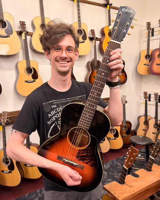 Showroom photo of Gibson HG-00 Conversion Guitar (1938)