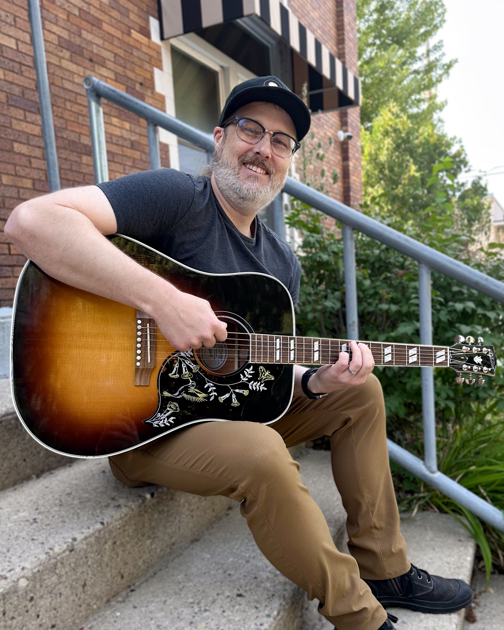 Showroom photo of Gibson Hummingbird Standard Acoustic-Electric Guitar (2025)