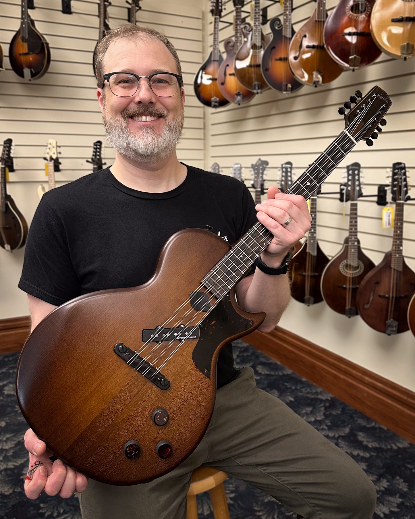 Showroom photo Northfield NFO-EL2 EleOcto Electric Octave Mandolin & Case, Auburn Brown Finish