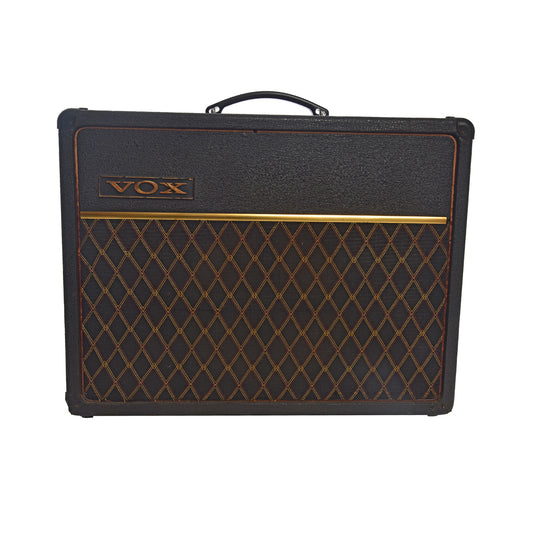 Front of Vox Cambridge Combo Amp