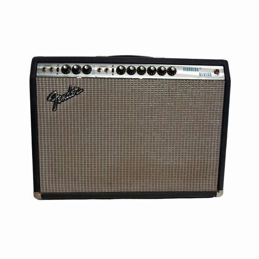 Front of Fender Vibrolux Reverb Combo Amp