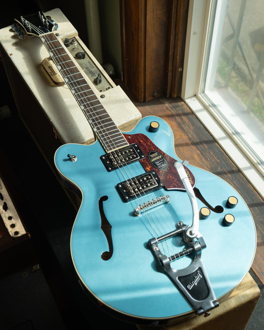 Showroom photo of Gretsch G2622T Streamliner Center Block Double-Cut with Bigsby Electric Gutitar, Arctic Blue