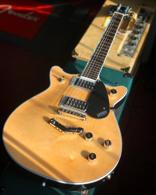 Showroom photo of Gretsch G5222 Electromatic Double Jet BT with V-Stoptail, Aged Natural