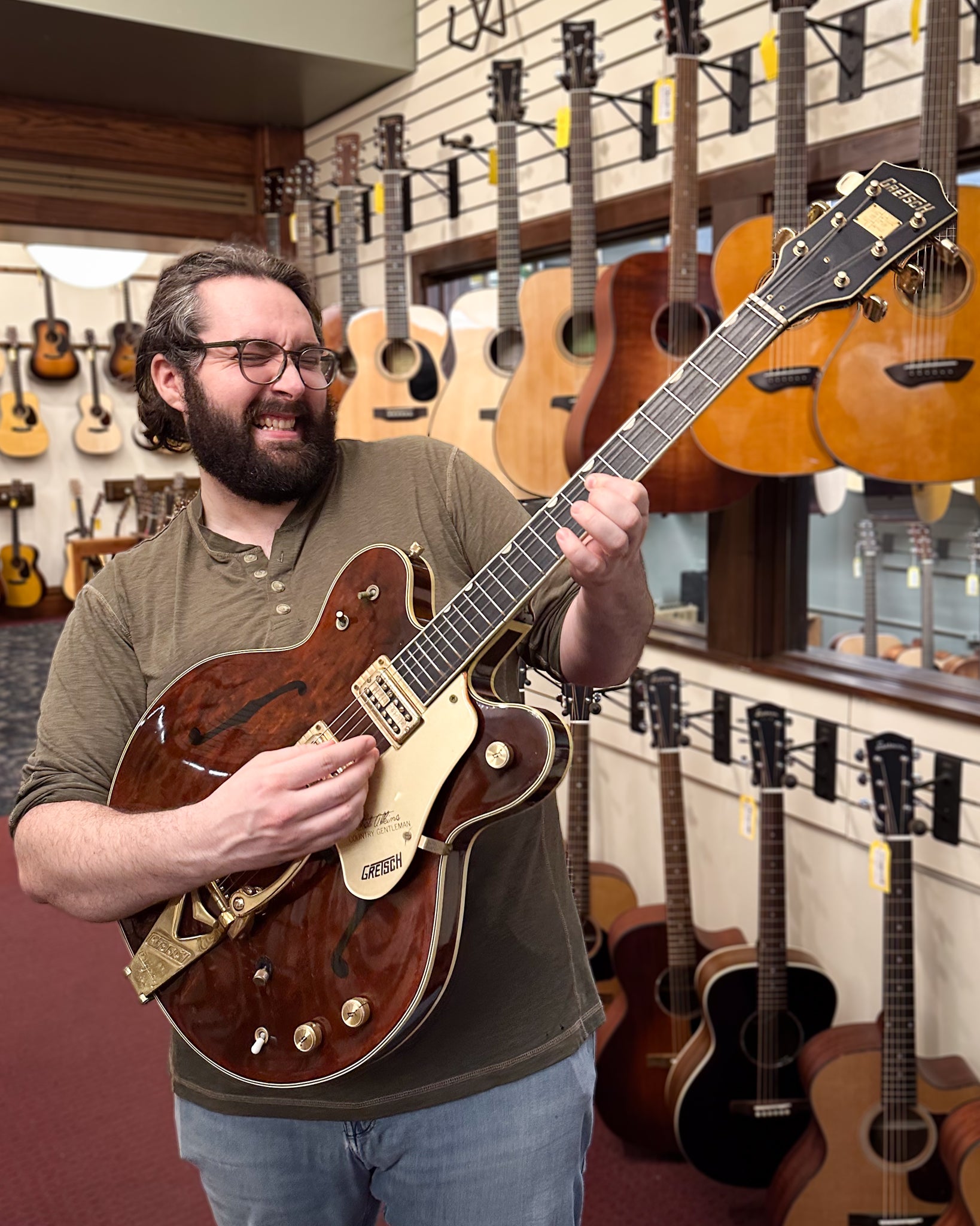 Showroom photo of Gretsch Country Gentleman Electric Guitar (1969)