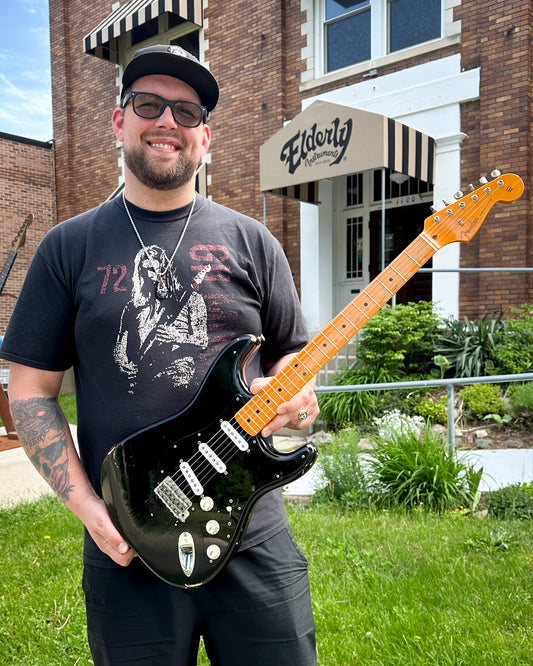 Showroom photo of Fender Custom Shop David Gilmour Relic Stratocaster Electric Guitar (2014)