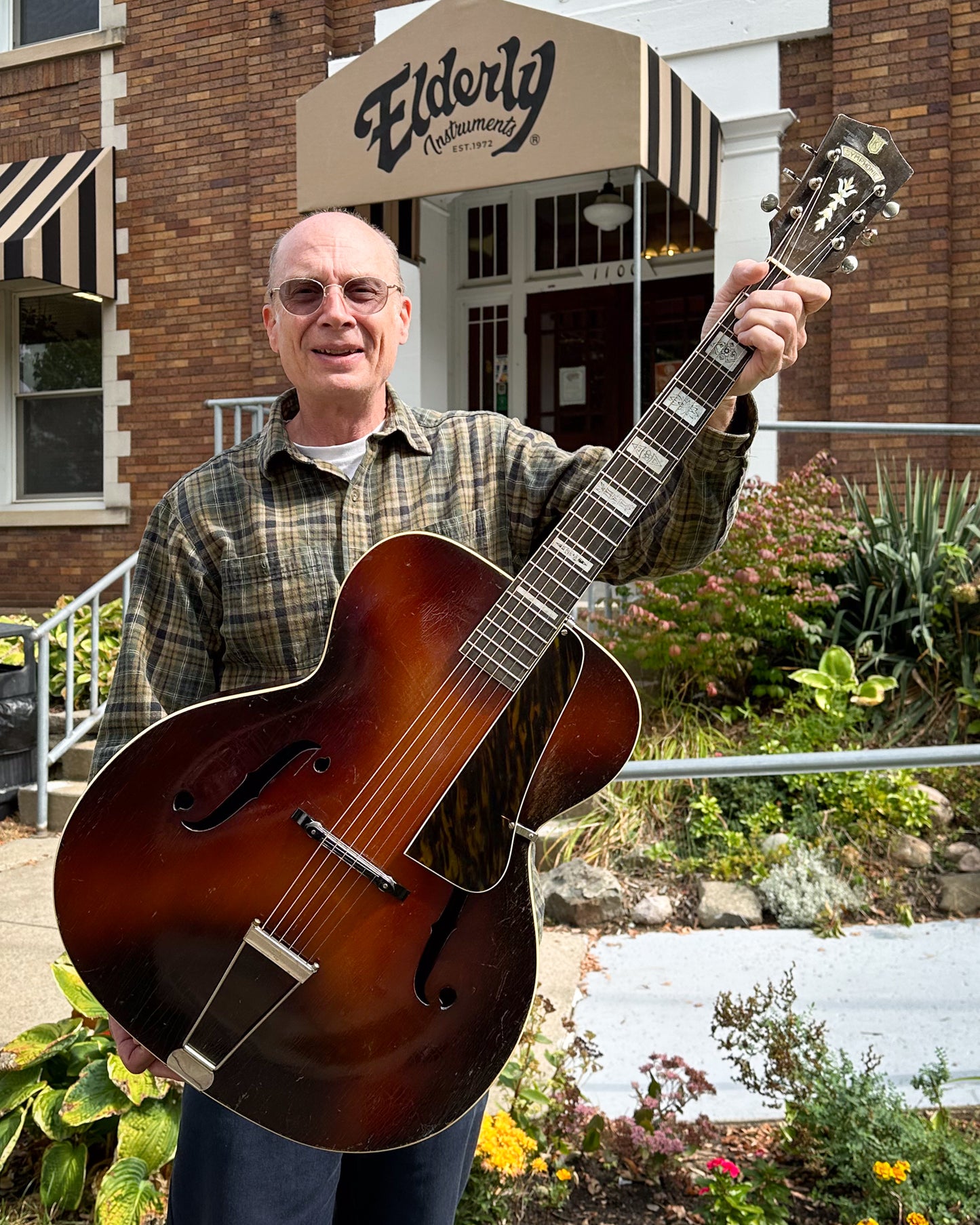 Showroom photo of Kay Symphonie Archtop Guitar (c.1939)