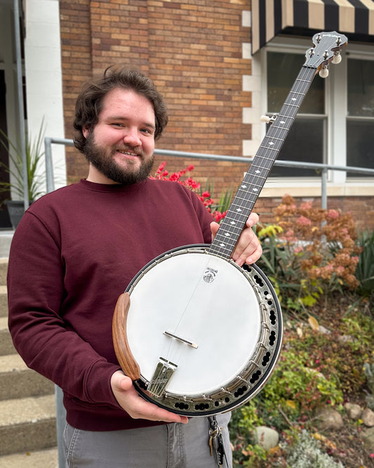 Showroom photo of Deering Deluxe Resonator Banjo (2006)