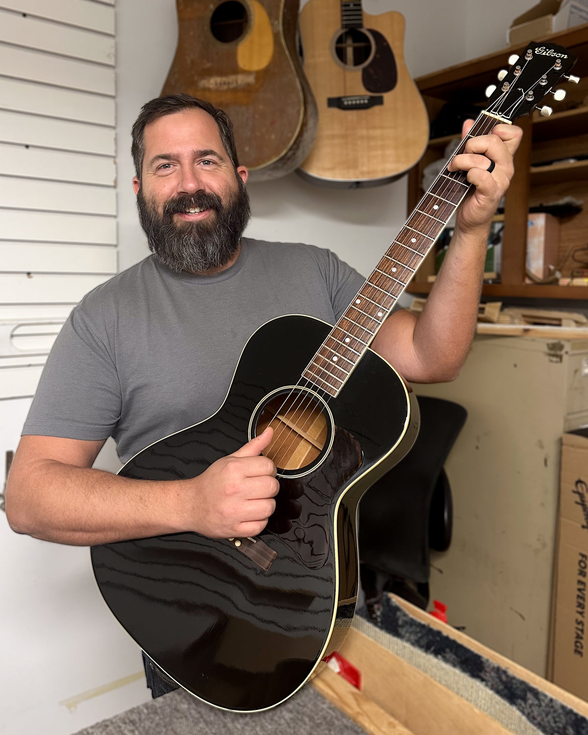 Showroom photo of Gibson L-00 Acoustic Guitar (1991)