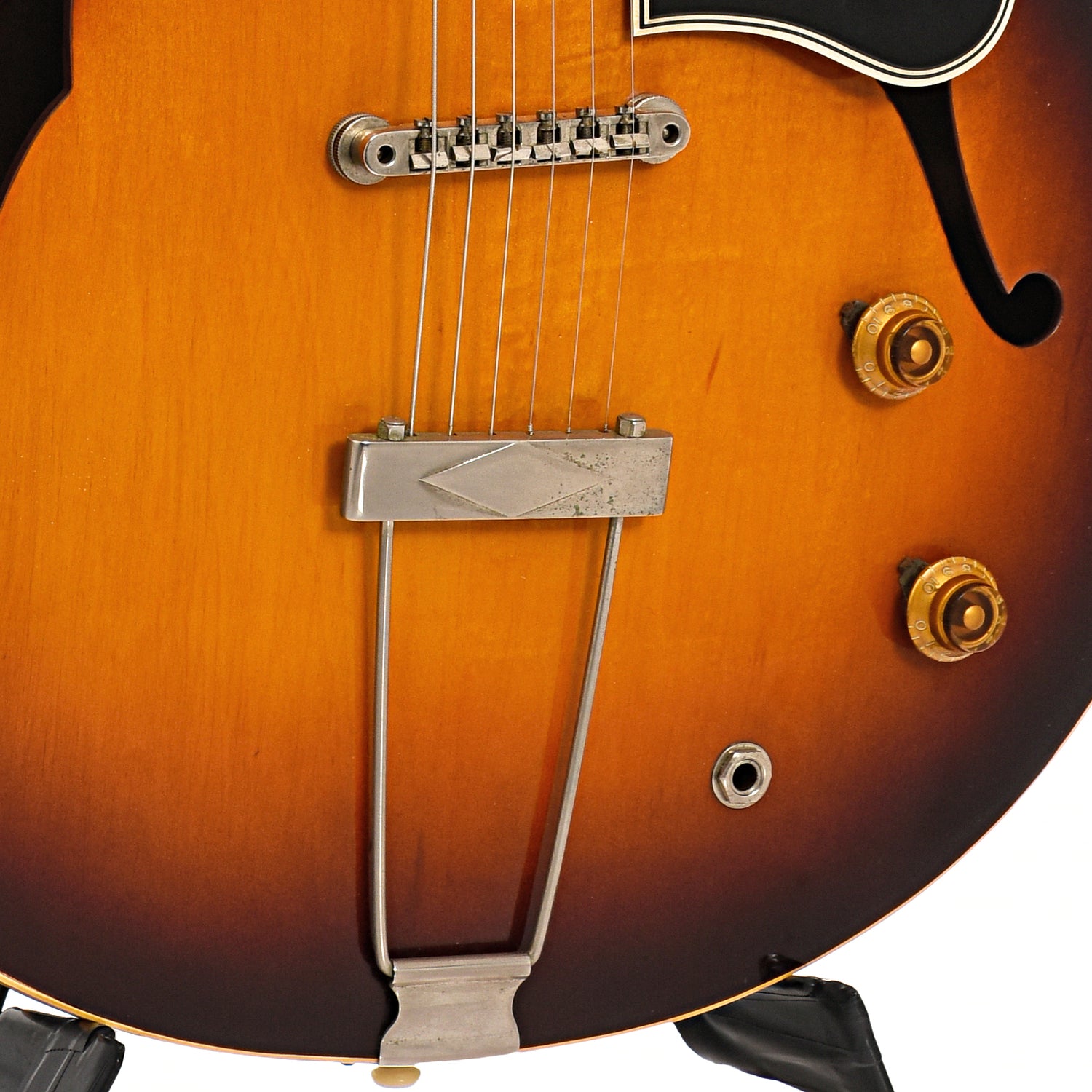 Tailpiece and bridge of Gibson ES-330T Hollow Body