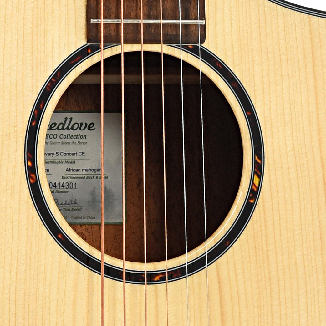 Sound hole of Breedlove Eco Collection Discovery S Concert CE European-African Mahogany