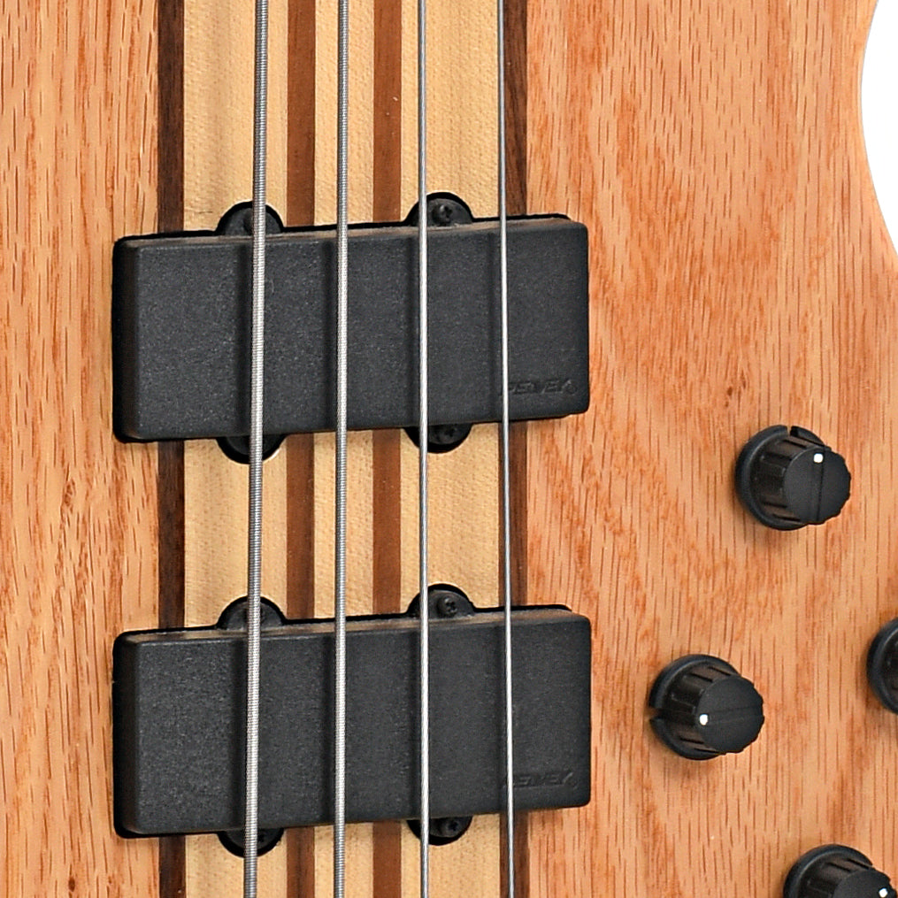 Pickups of Peavey Cirrus Electric Bass 