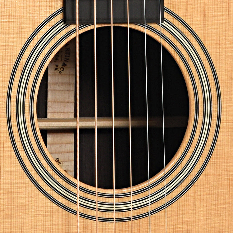 Sound hole of Martin 00-12 28 Modern Deluxe 