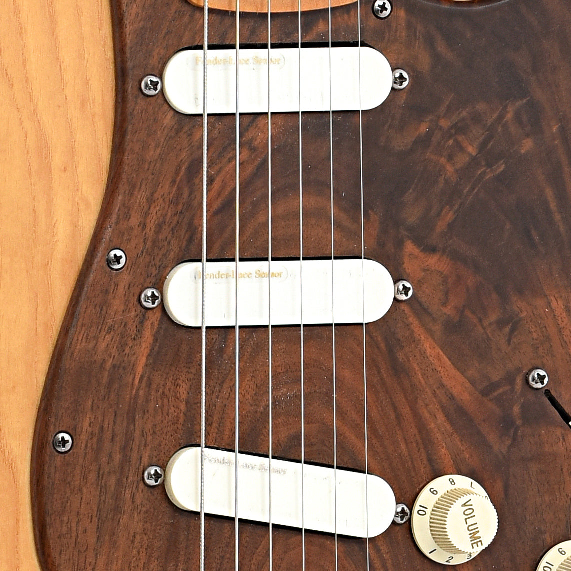 Pickups of Fender Ash Stratocaster Plus 
