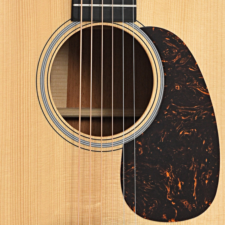 Soundhole and pickguard of Martin D-18 Authentic 1937 VTS