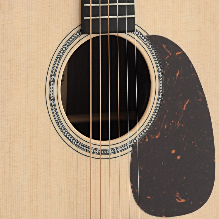 sound hole of Martin D-16E Rosewood Thin Body