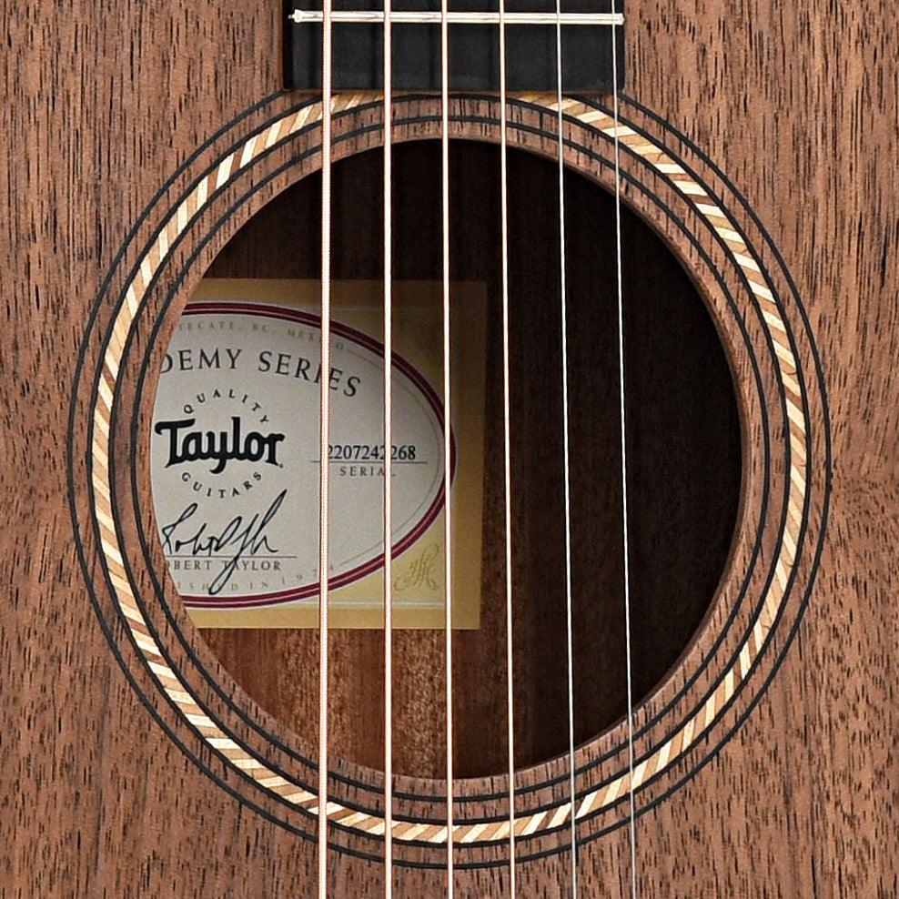 Taylor Academy 22e Acoustic Guitar & Gigbag