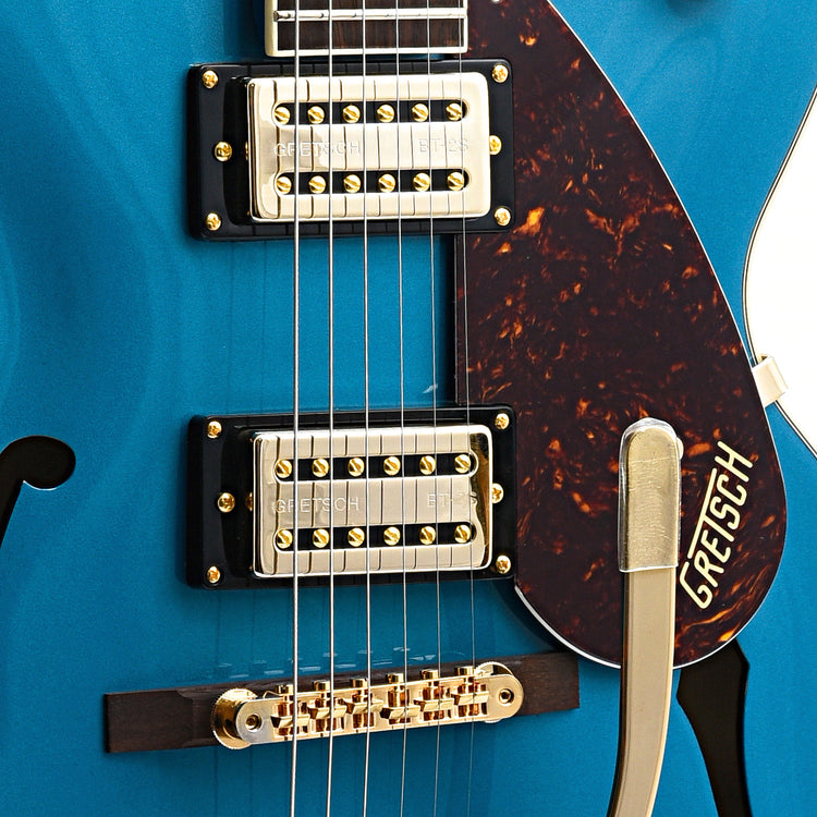 Bridge, pickups and pickguard of Gretsch G2410TG Streamliner Hollow Body Single Cut with Bigsby, Ocean Turquoise