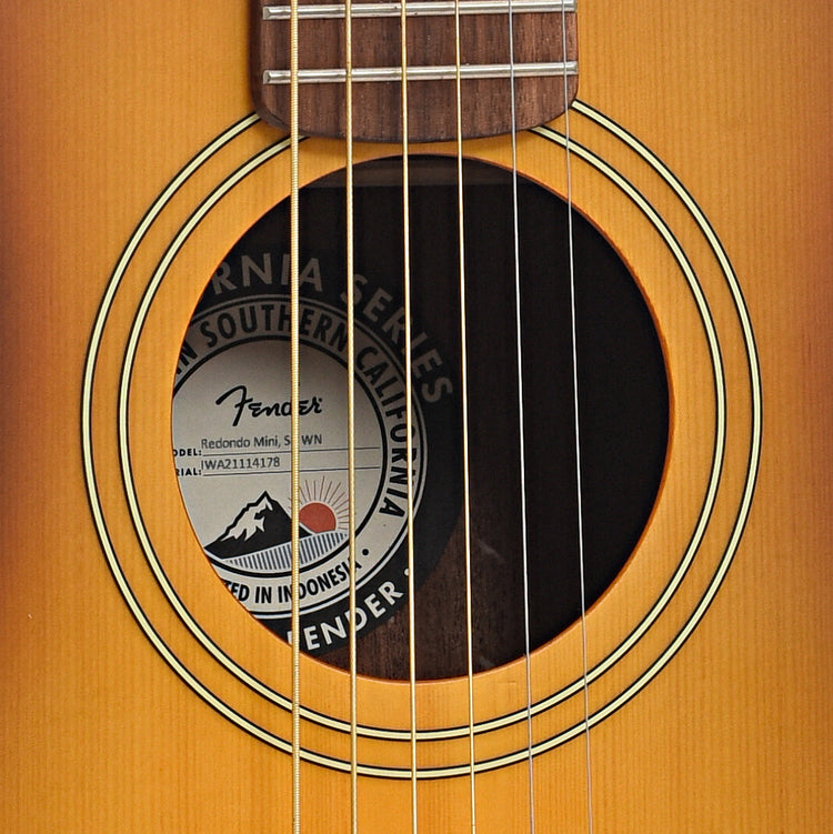 Sound hole of Fender Redondo Mini, Sunburst