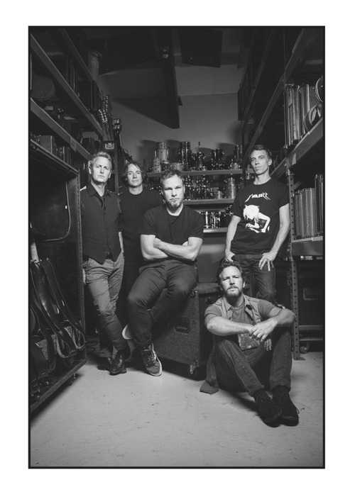 Image 4 of Pearl Jam Anthology-The Complete Scores - SKU# 49-157921 : Product Type Media : Elderly Instruments
