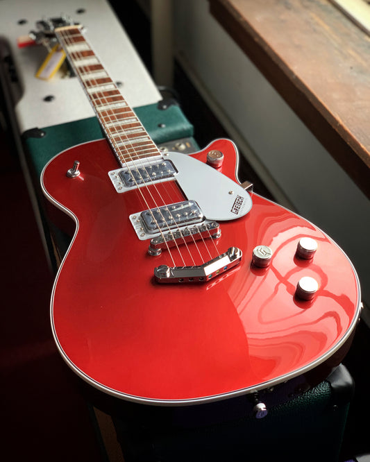 Showroom photo of Gretsch G5220 Electromatic Jet BT Single-Cut Electric Guitar, Firestick Red