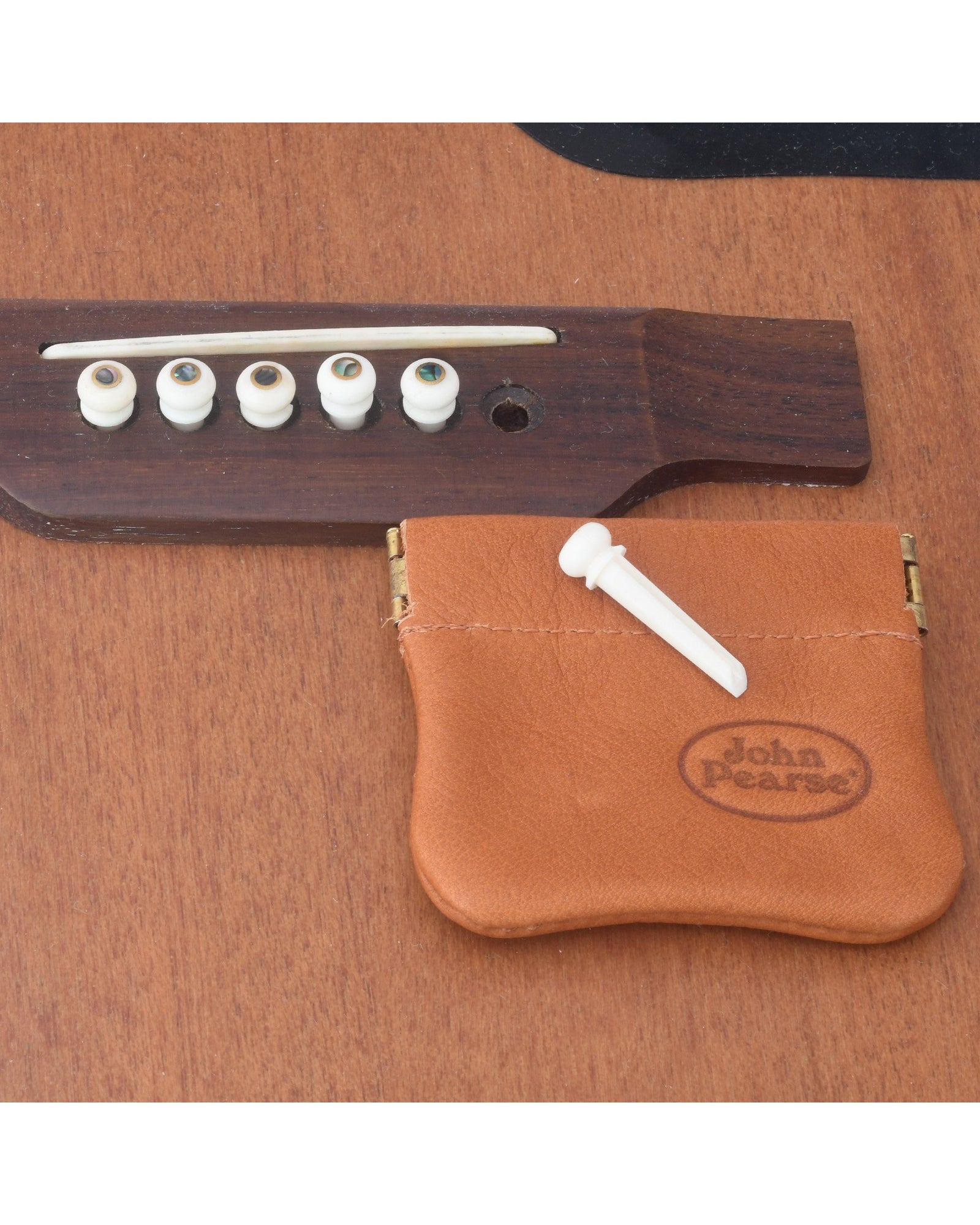 John Pearse Camel Bone Bridge Pins 5個セット JPBBFE.JPG?v=1715660176&width=1600